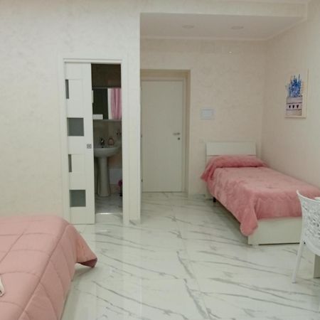 Catalea Bed & Breakfast เนเปิลส์ ภายนอก รูปภาพ