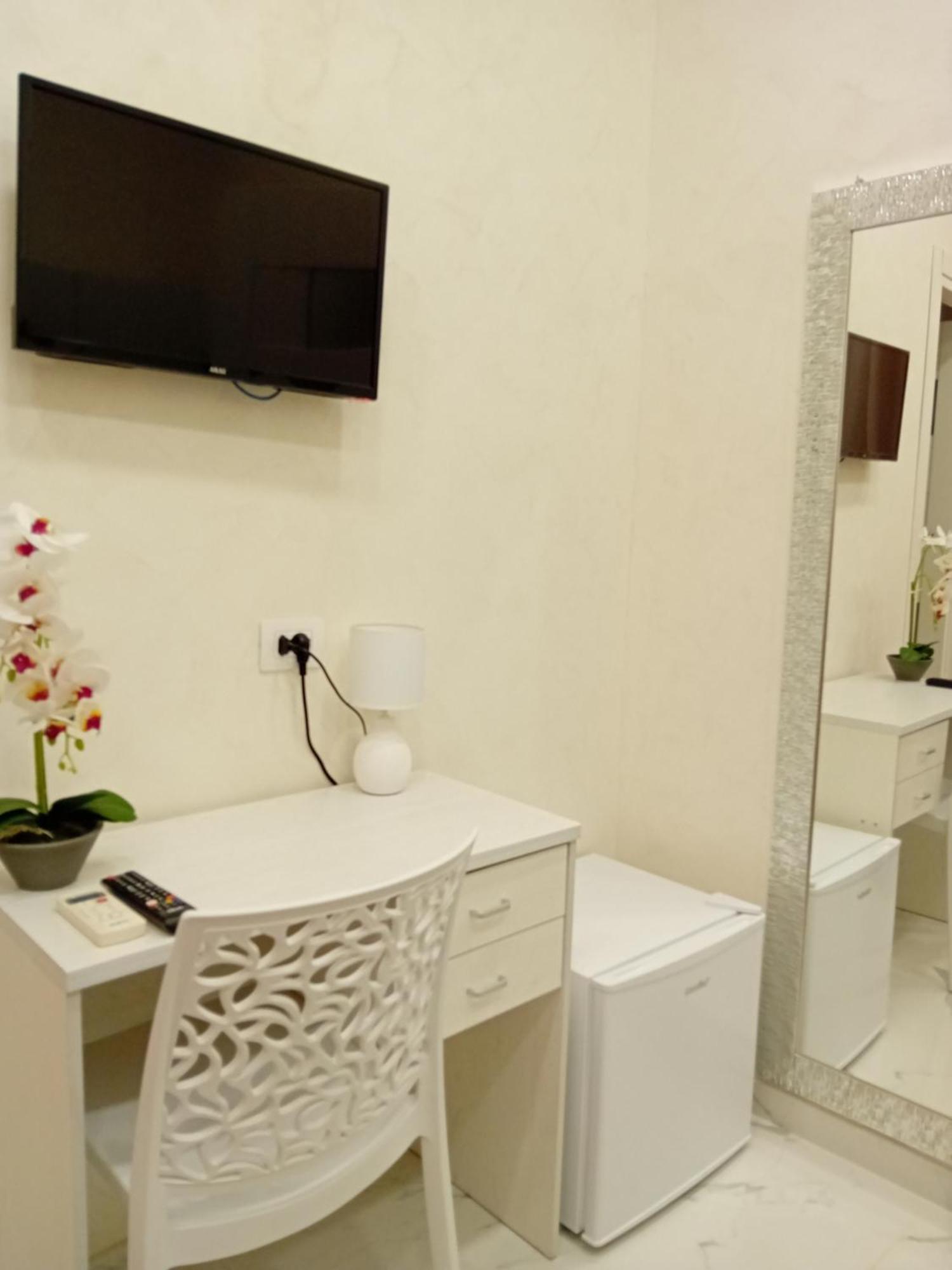 Catalea Bed & Breakfast เนเปิลส์ ภายนอก รูปภาพ