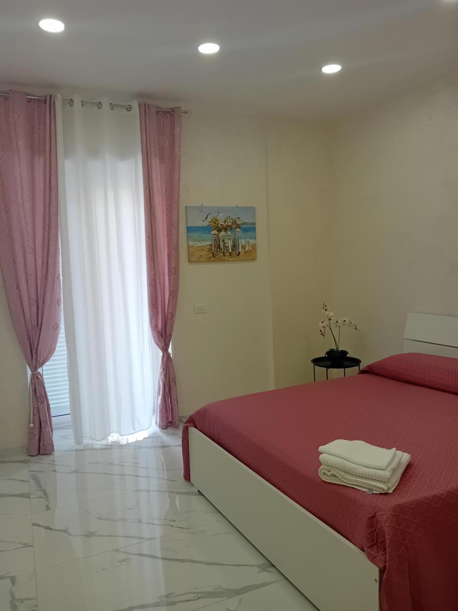 Catalea Bed & Breakfast เนเปิลส์ ภายนอก รูปภาพ
